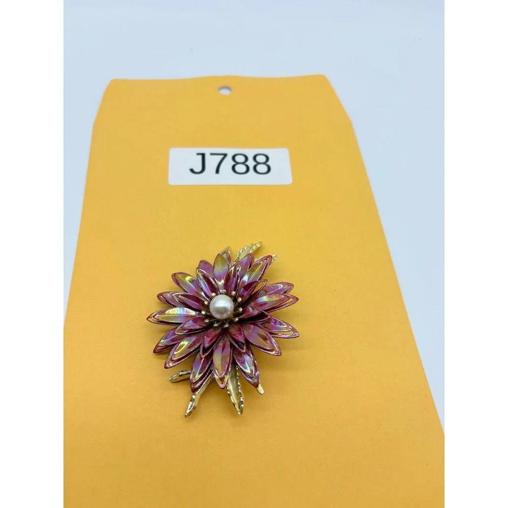 Vintage Style Plum Iridescent Enamel‎ Flower Brooch Gold Tone Faux Pearl